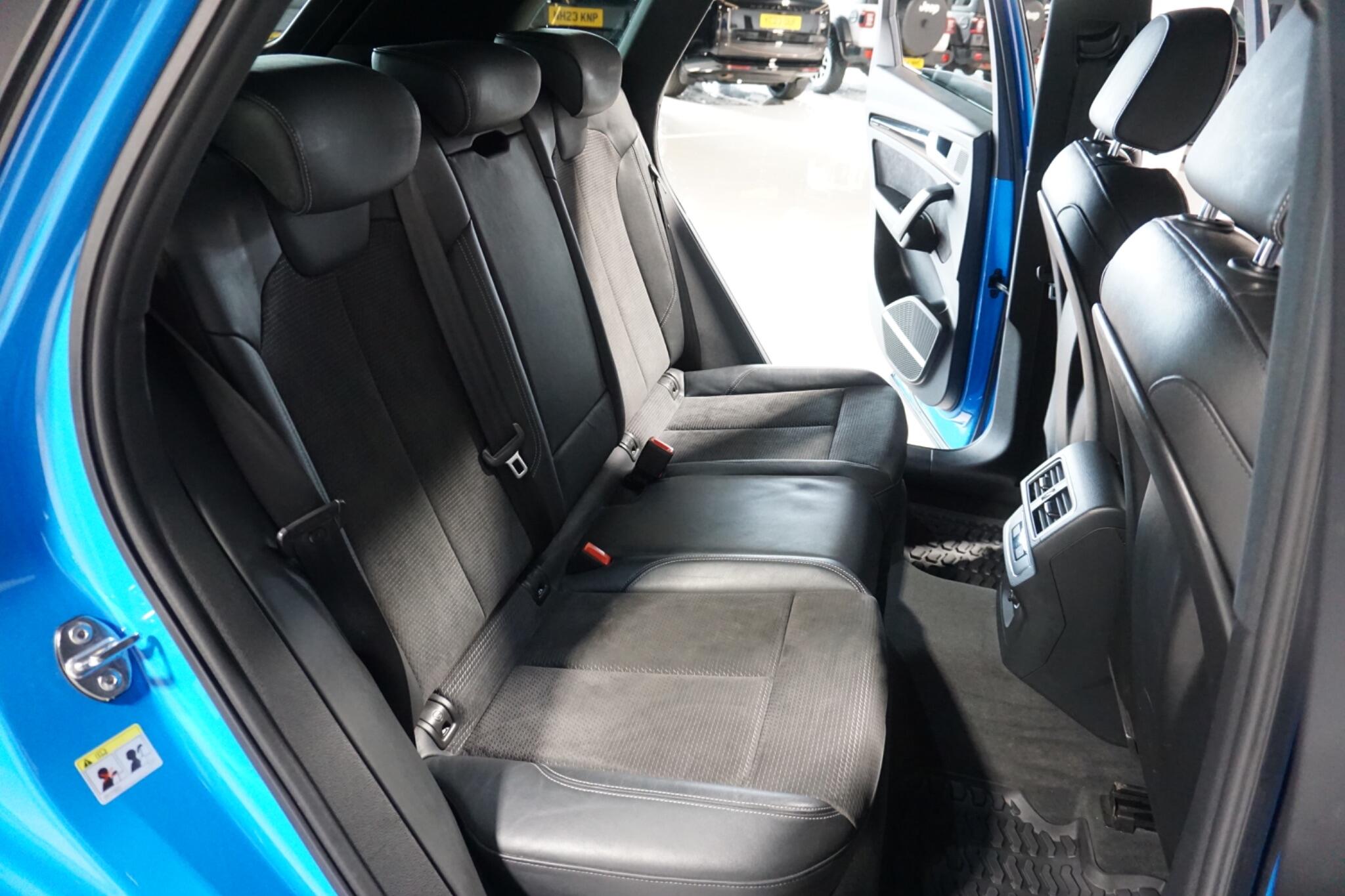 Audi Q5 2.0 TDI 40 Black Edition SUV 5dr Diesel S Tronic quattro Euro 6 (s/s) (190 ps)